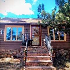 Bobcat`s Casita- Primal Serene Surroundings, Nearby: Lake Estes, 9 and 18 hole golf, Stanley Hotel!