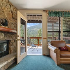 Wildwood Inn- Deer Ridge King Suite #25
