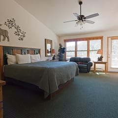 Wildwood Inn-Jewel King Studio #35