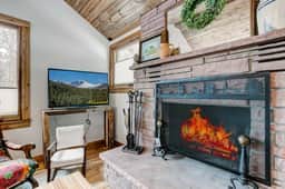 Crooked Pine Cottage-Close to the RMNP - Image 5