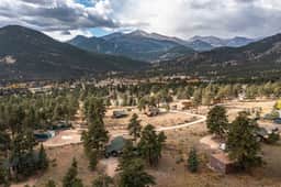 Larkspur Retreat- Breathtaking Views of Longs Peak - Image 3