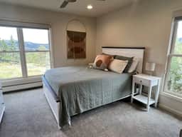 Moment of Surrender- Stupendous Mountain Views! - Image 5