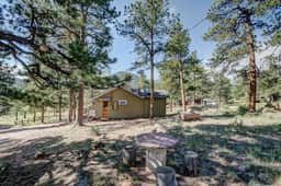 Crooked Pine Cottage-Close to the RMNP - Image 2