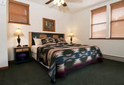 Wildwood Inn-Hummingbird King Suite #19 - Image 2