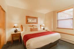 Wildwood Inn-Eagles Nest King Suite 28 (stairs) - Image 3