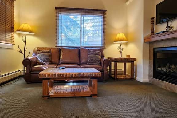 Cimmaron Suite 212- With Seasonal Pool Access - Image 1