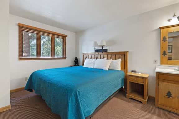 Wildwood Inn-Aspen King Suite #16 - Image 1