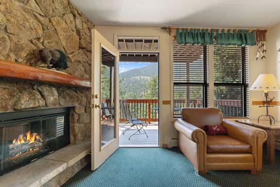 Wildwood Inn- Deer Ridge King Suite #25 - Image 1