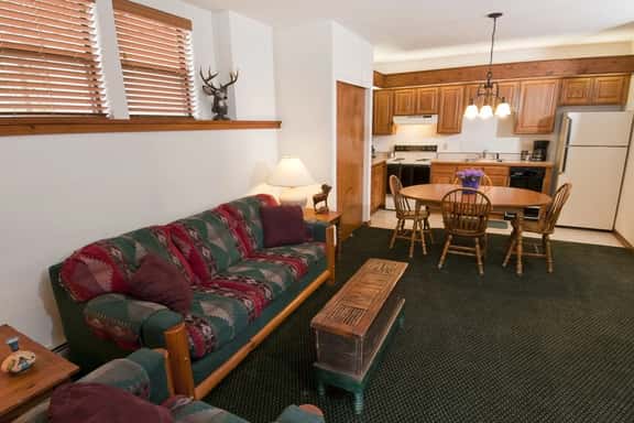 Wildwood Inn-Hummingbird King Suite #19 - Image 1