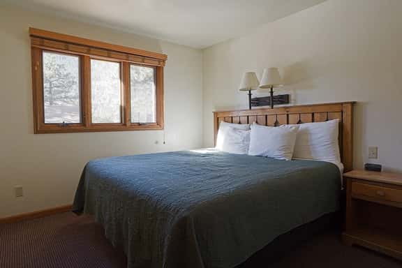 Wildwood Inn-Aspen King Suite #18 - Image 1