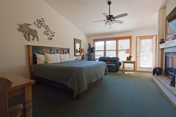 Wildwood Inn-Jewel King Studio #35 - Image 1