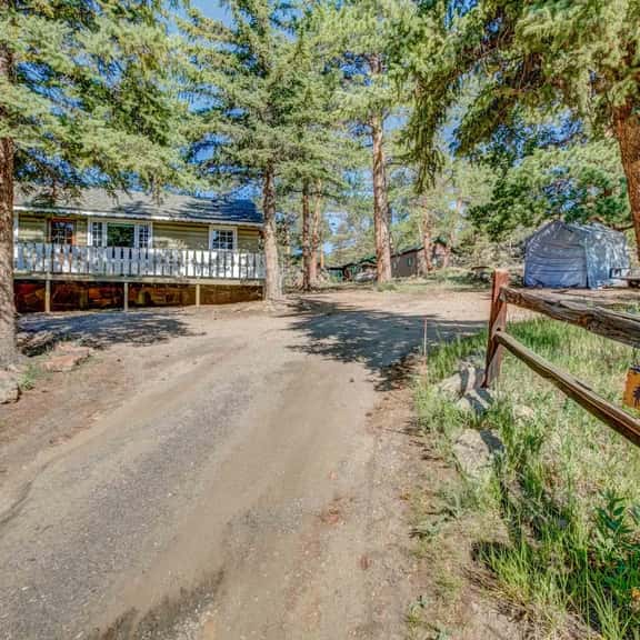 Crooked Pine Cottage-Close to the RMNP - Image 1