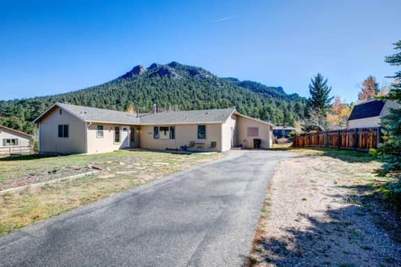 Lakeshore Retreat - Image 2