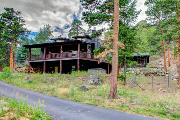 Luxury and Privacy- 30 Days or More with a Hot Tub - Image 3