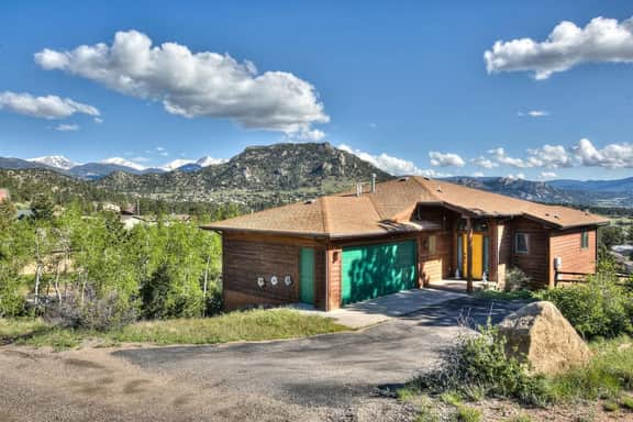 The View House- 360 Views and Close to RMNP! - Image 2