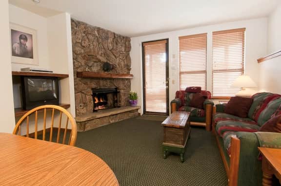 Wildwood Inn-Hummingbird King Suite #19 - Image 3