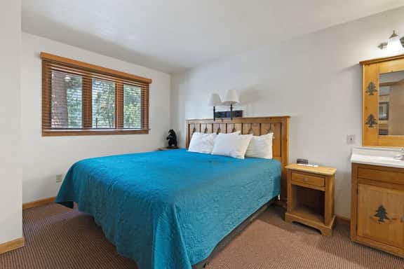 Wildwood Inn-Aspen King Suite #17 - Image 5