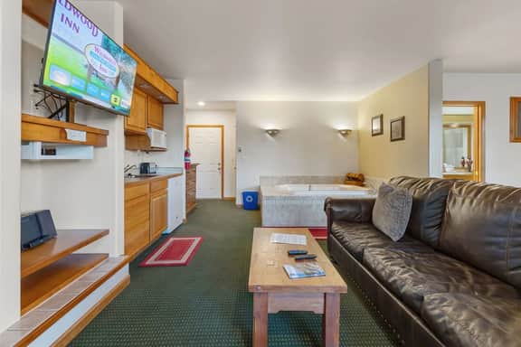 Wildwood Inn- Marmot #40 - Image 2