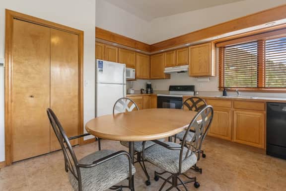 Wildwood Inn-Sundance suites #32 - Image 5
