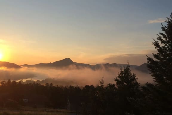 Moment of Surrender- Stupendous Mountain Views! - Image 1