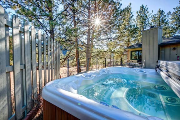 Pineview House - Image 1